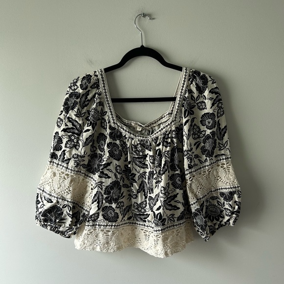 Christian Siriano Tops - Christian Siriano black and cream printed linen blend top